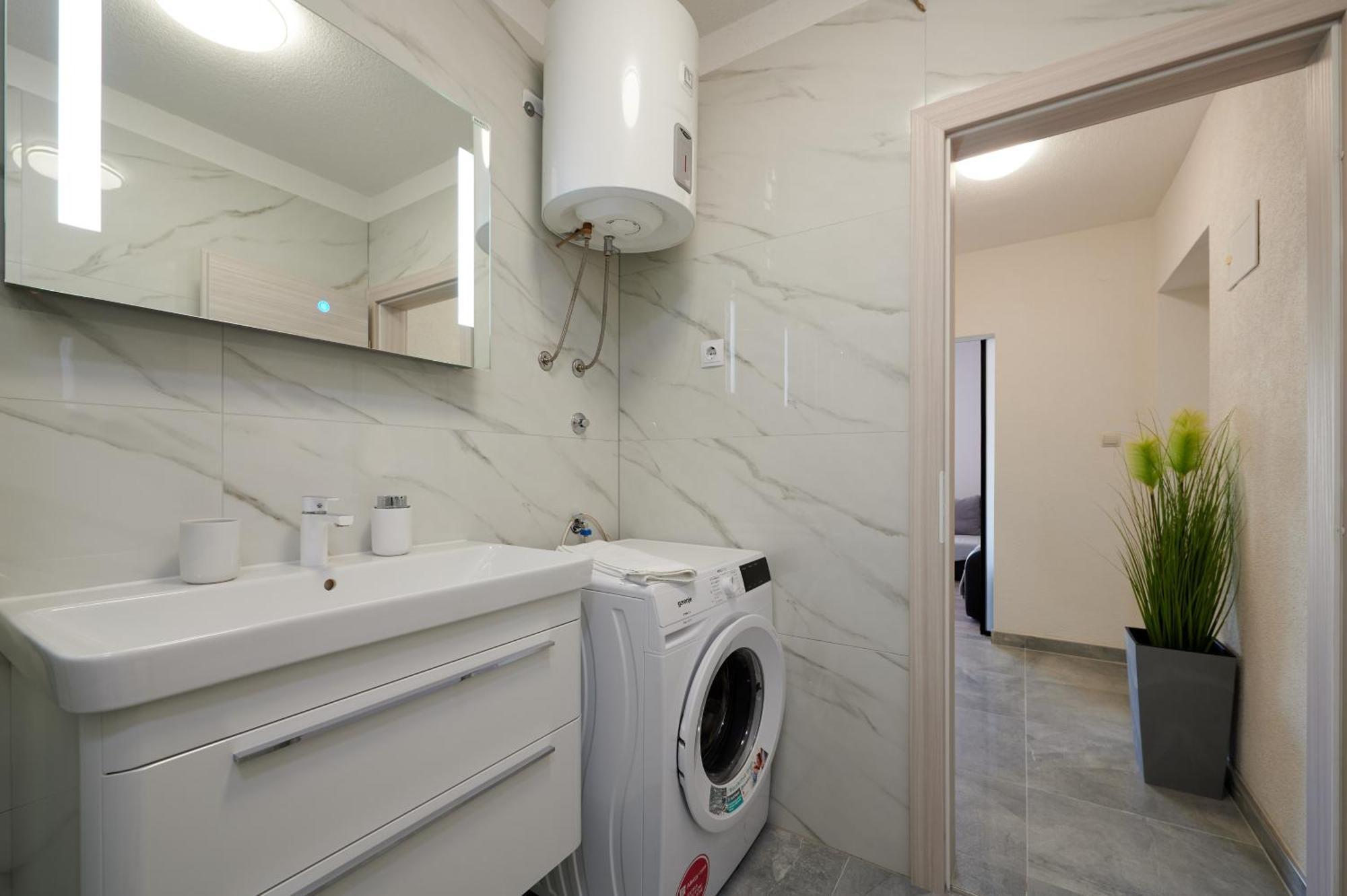 Apartments & Rooms Zaja Trogir Bilik gambar