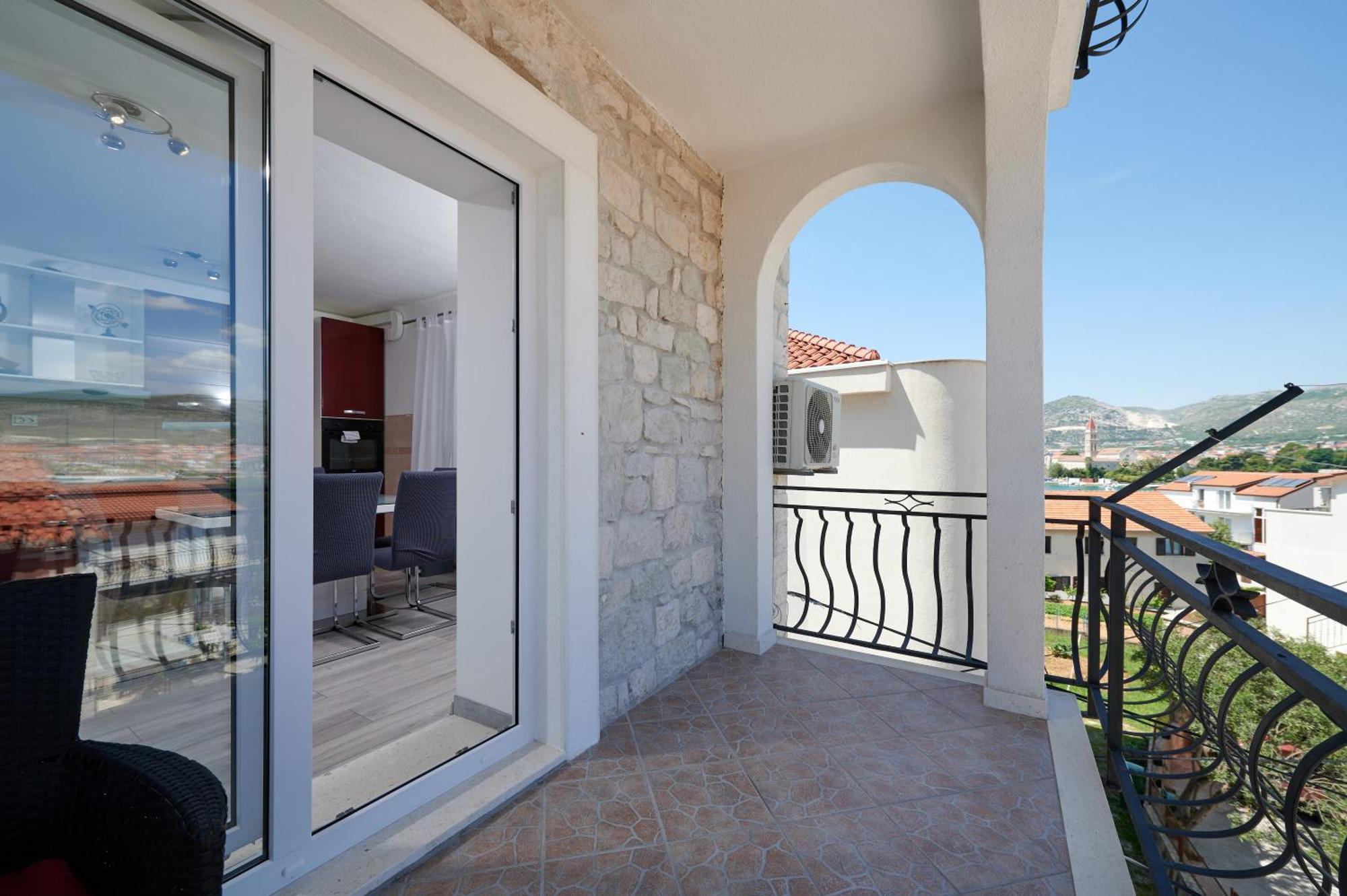 Apartments & Rooms Zaja Trogir Bilik gambar