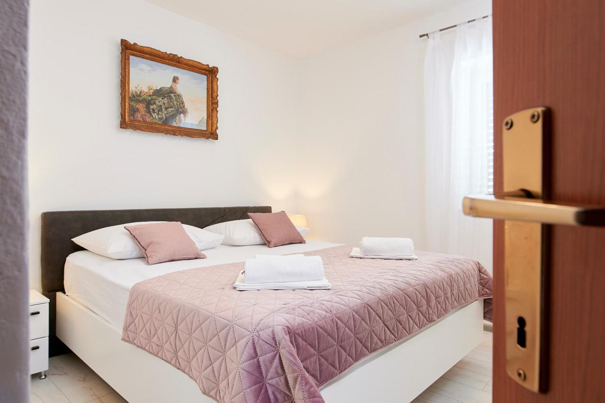 Apartments & Rooms Zaja Trogir Bilik gambar