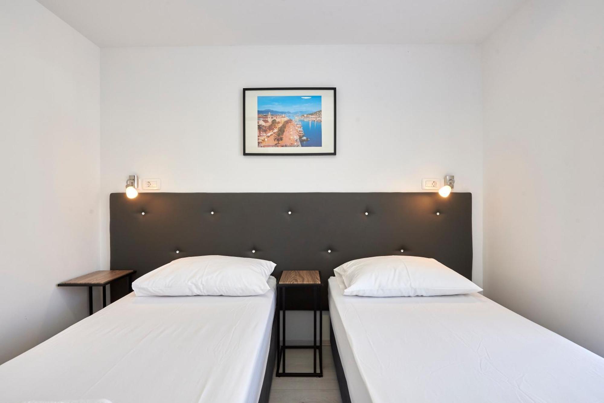 Apartments & Rooms Zaja Trogir Bilik gambar