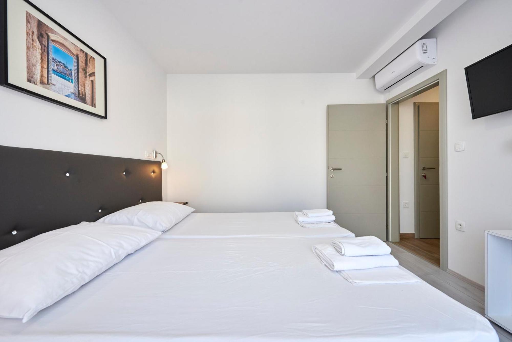 Apartments & Rooms Zaja Trogir Bilik gambar